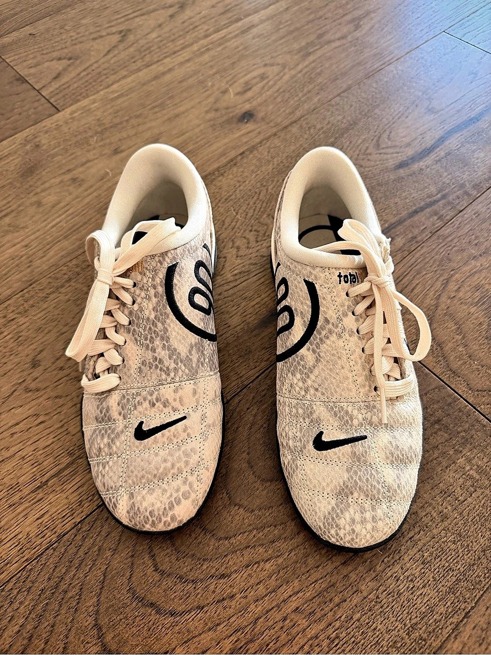 Nike Total 90 III SE Snakeskin (Women's) III SE Snakeskin Sneakers Cream & Black